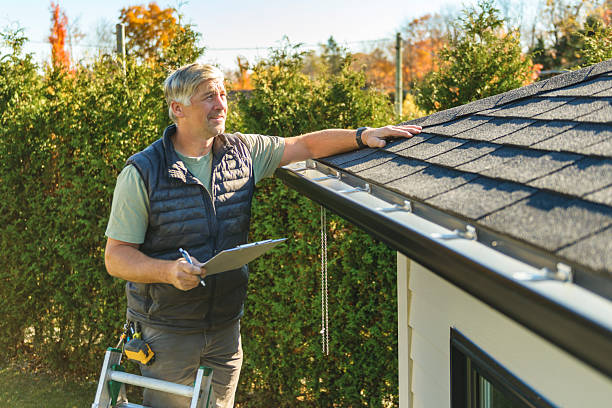 Professional Roofing technician working in Sonoma, CA